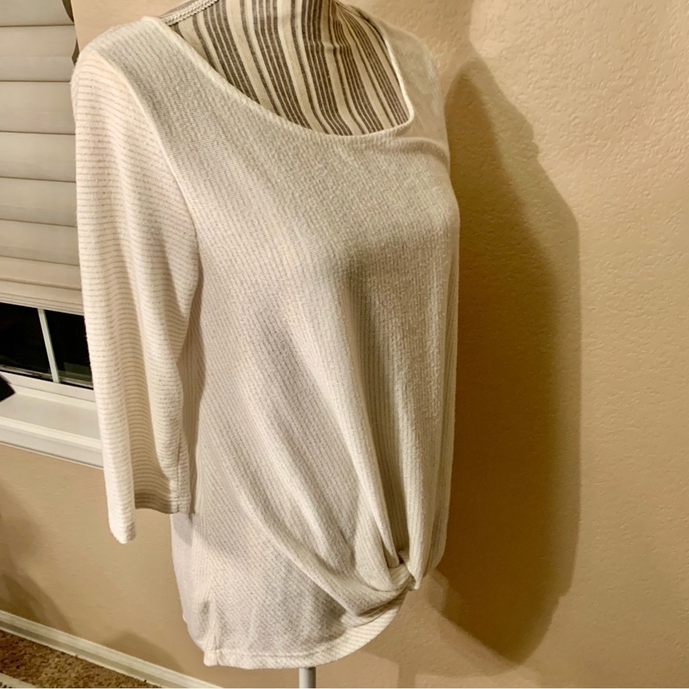 W5 Top Large Relaxed Fit White Cream Metallic Gold Pinstripes Knotted Front - Picture 4 of 16